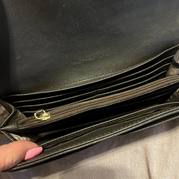 Michael Kors wallet - Picture 3 of 3